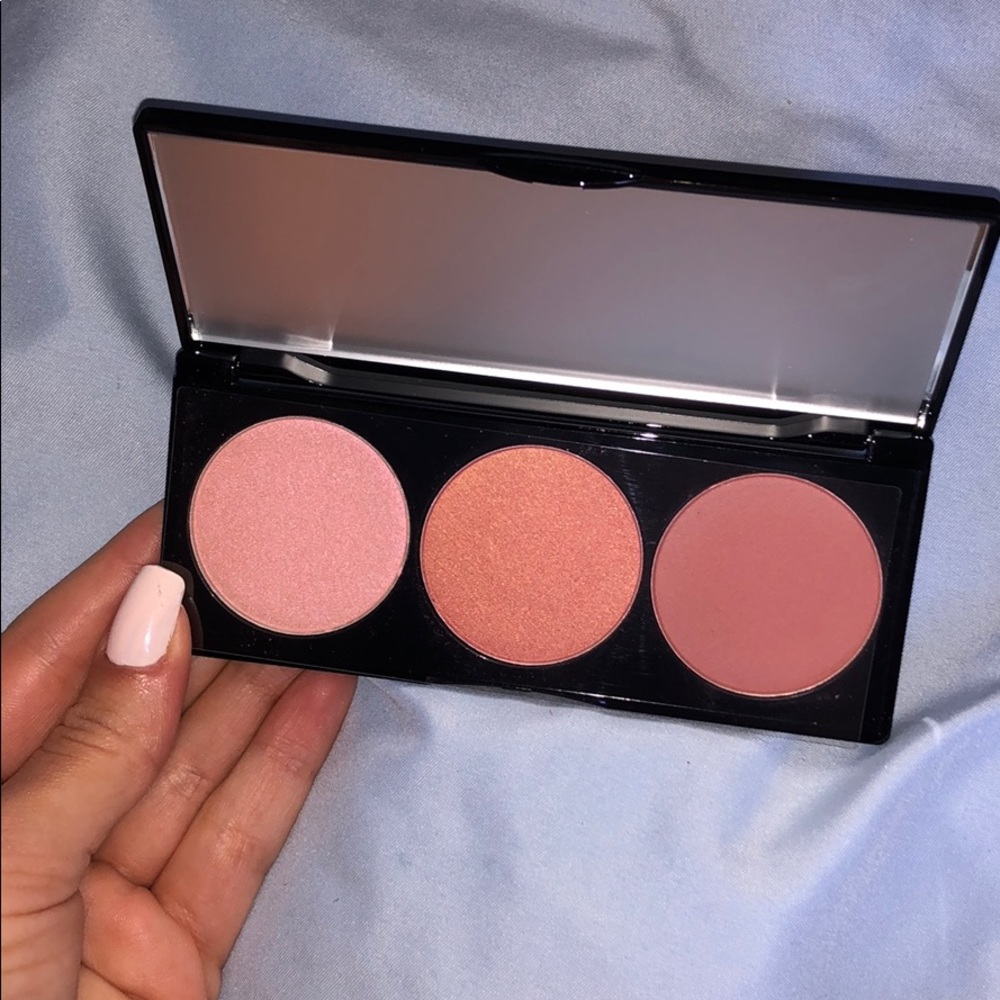 BRAND NEW Betty Boop Blush + Highlight
